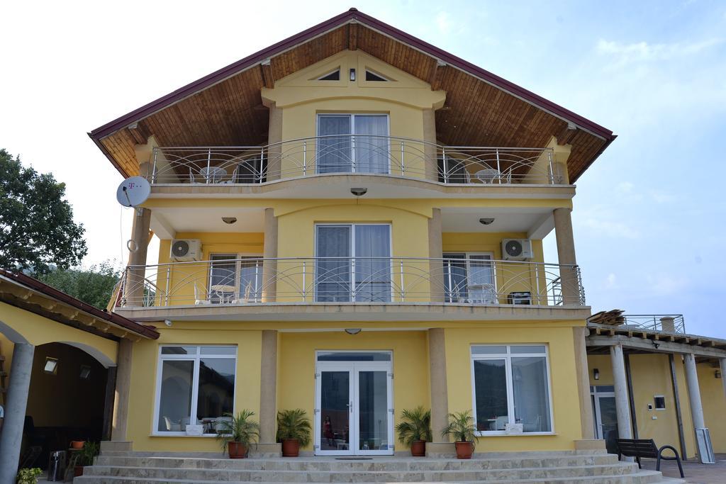 Casa Marina Hotel Ieşelniţa Exterior foto