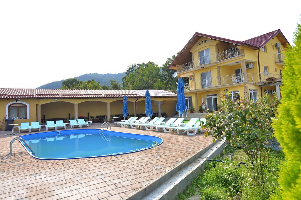 Casa Marina Hotel Ieşelniţa Exterior foto