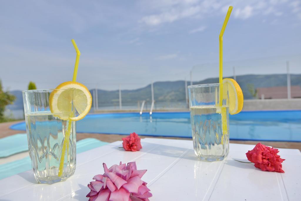 Casa Marina Hotel Ieşelniţa Exterior foto