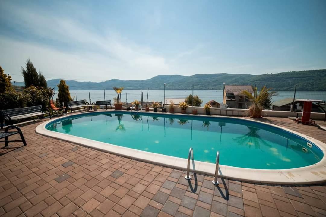 Casa Marina Hotel Ieşelniţa Exterior foto